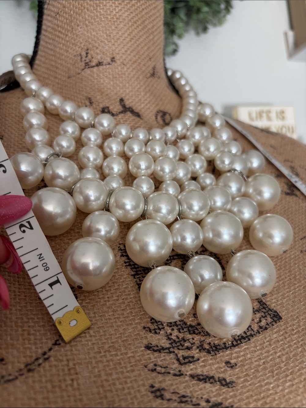 FABULOUS Cream Pearl Statement Necklace - Women Jewelry - Picture 5 of 8